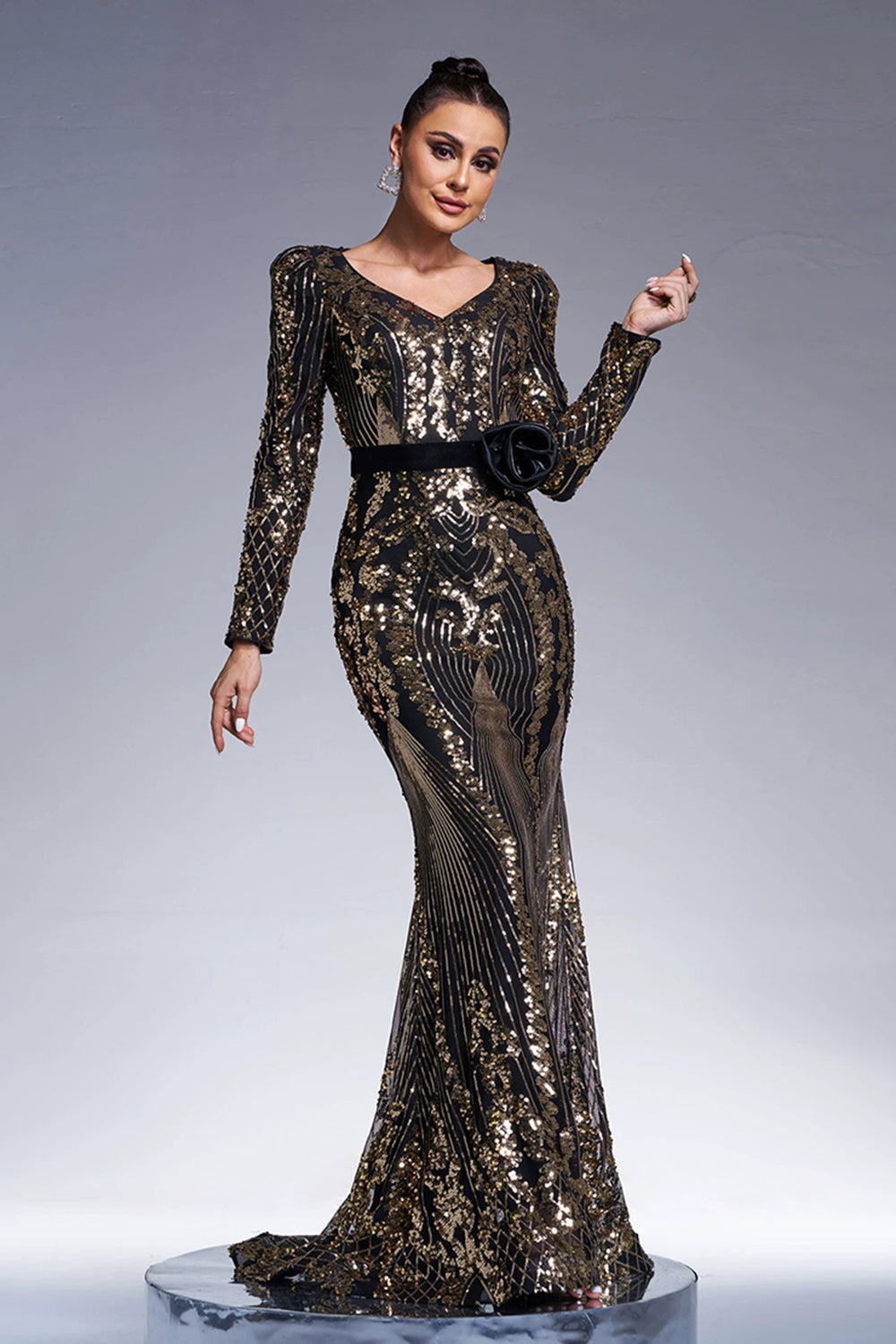 Sparkly Black Golden Long Sleeves Sheath Long Formal Dress with Sequin Embroidery