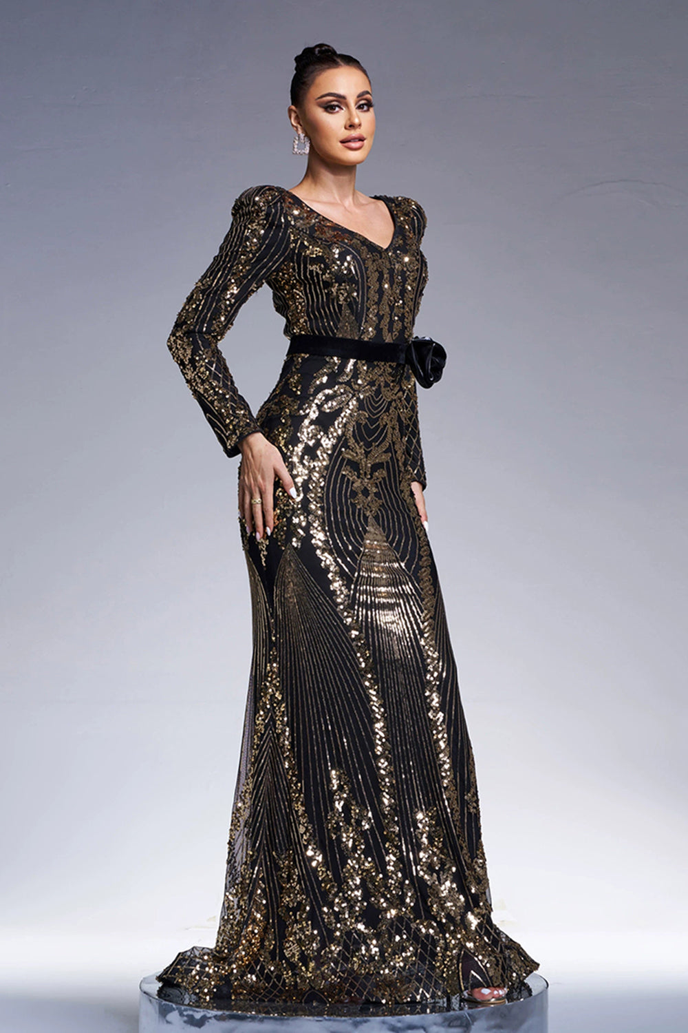 Sparkly Black Golden Long Sleeves Sheath Long Formal Dress with Sequin Embroidery