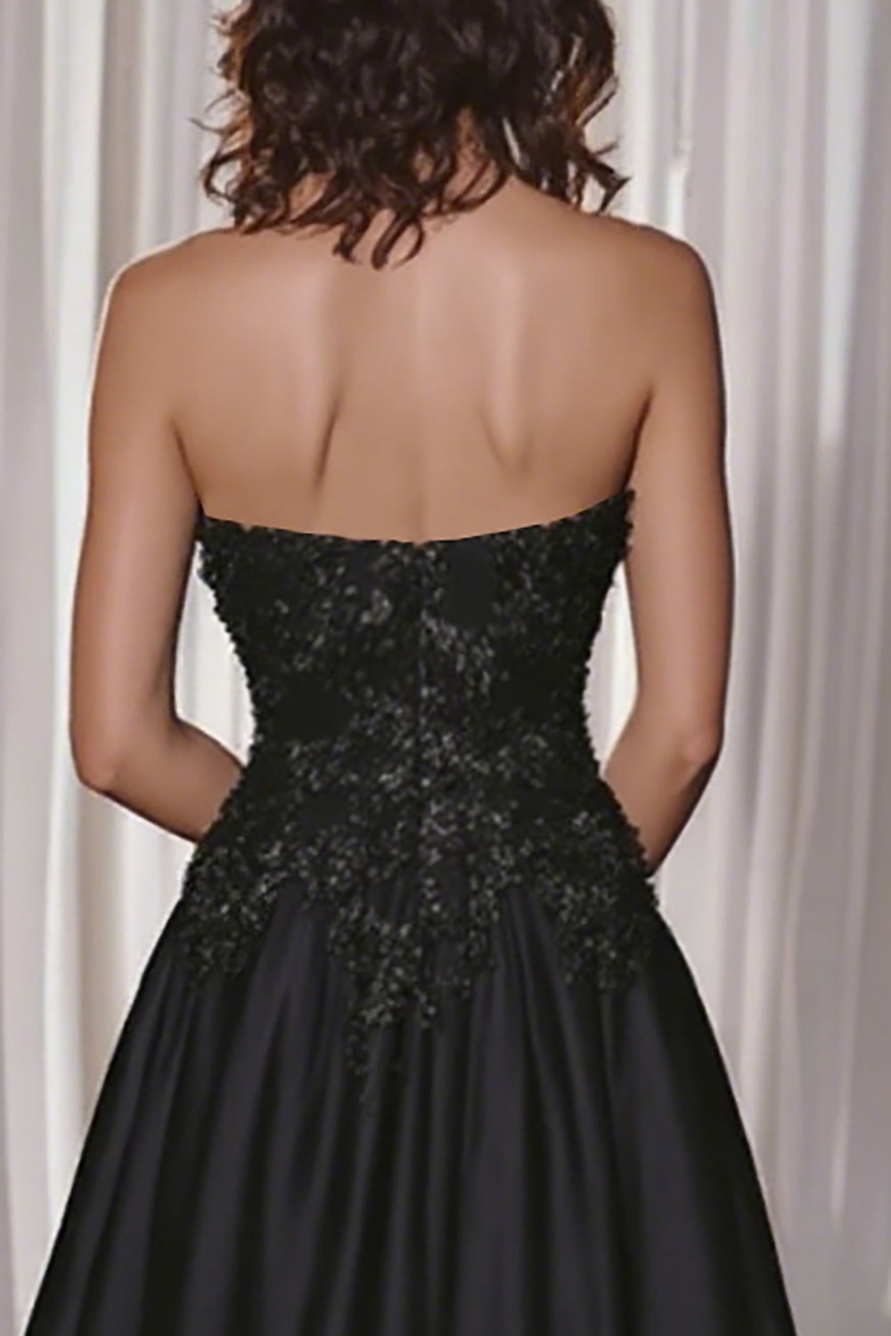 Black A-Line Satin Sweetheart Long Prom Dress with Lace Appliques