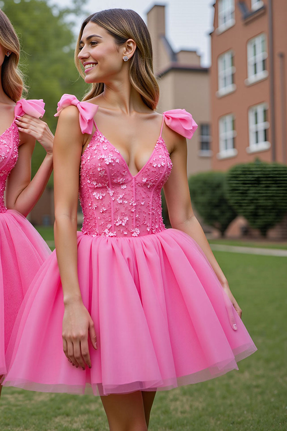 Deep V-Neck Corset Lilac Tulle Short Prom Dress with Appliques