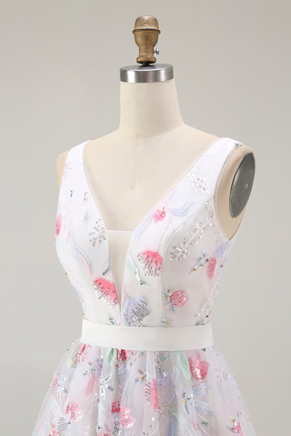Sparkly Floral White V-Neck Backless A Line Sequin Cocktail Dress