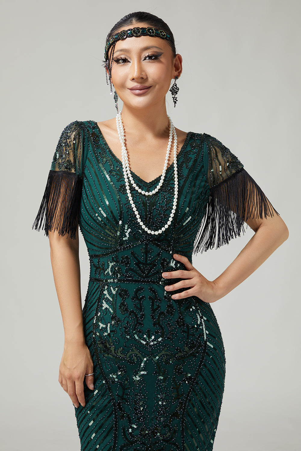 Dark Green Sequined Bodycon Fringed 1920s Dress With Short Sleeves