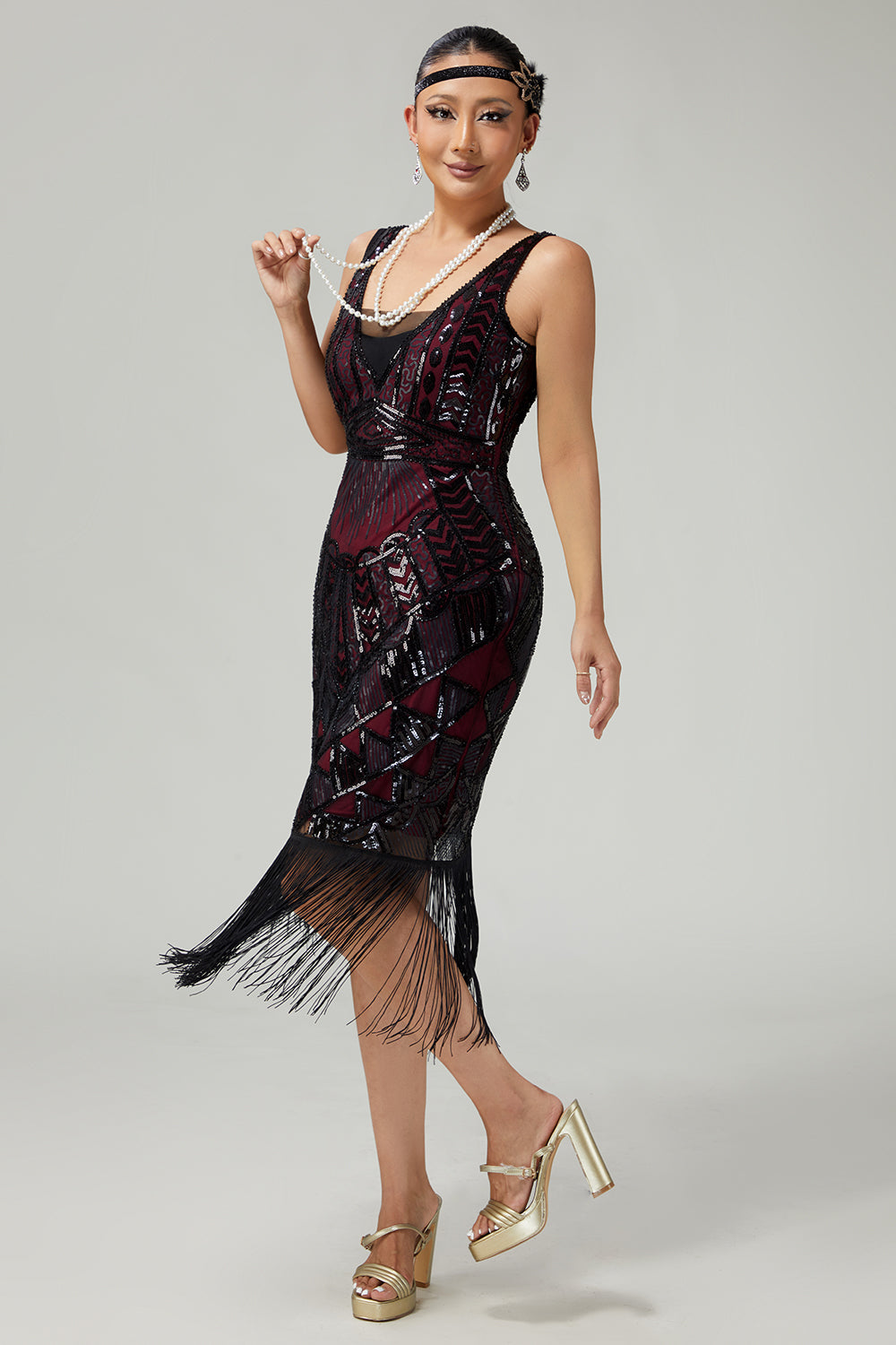 Black Golden Sequined 1920s Dress With Fringes