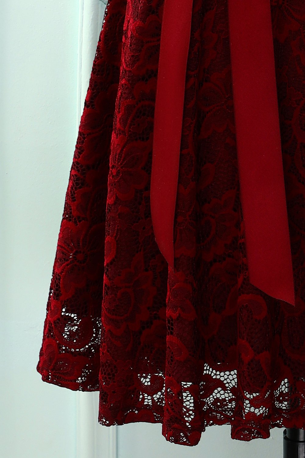 Burgundy Short Sleeves Lace Dress