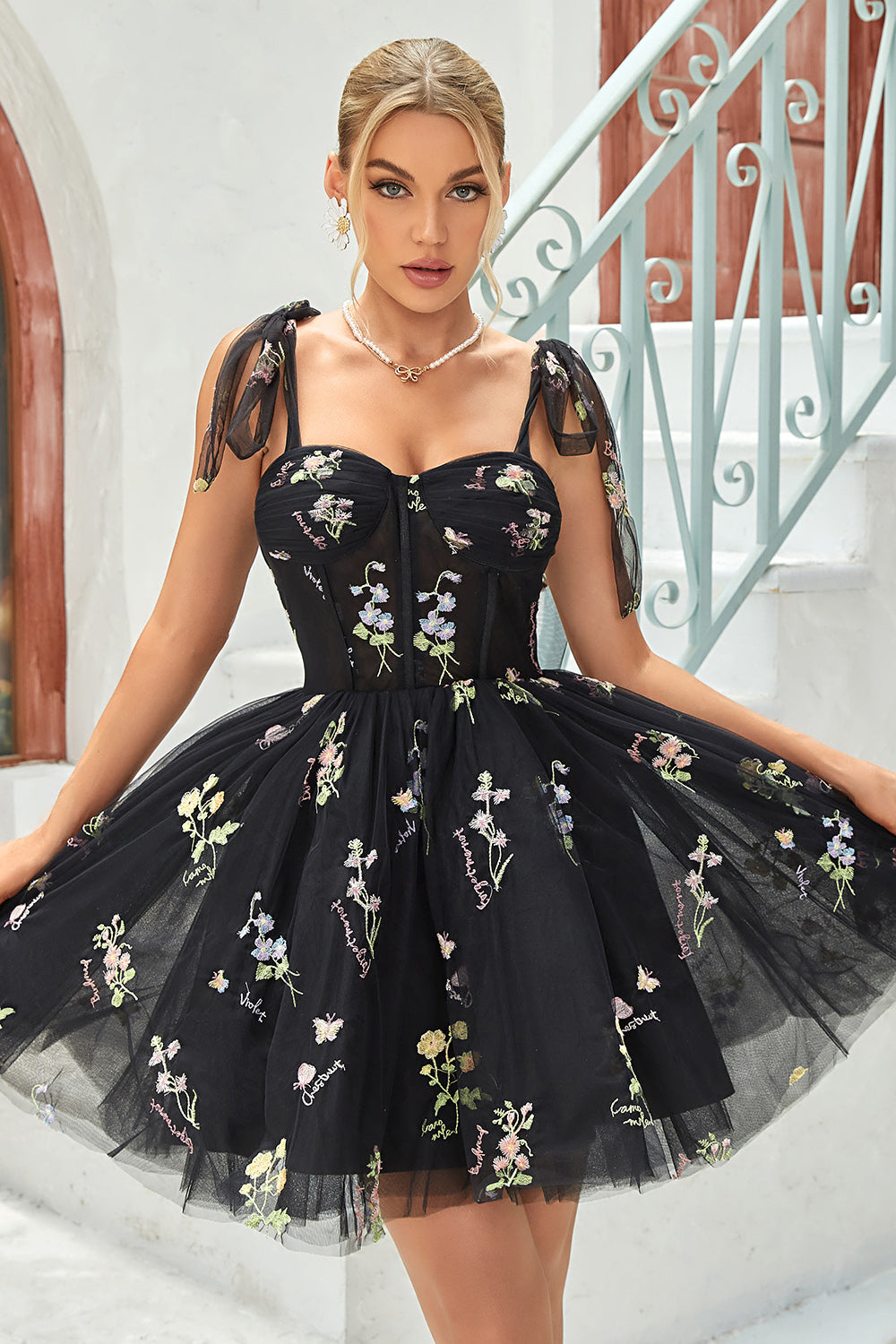 Cute A Line Spaghetti Straps Green Short Graduation Dress with Appliques