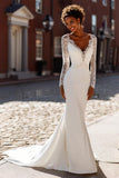 White Mermaid V-Neck Lace Appliqued Wedding Dress with Court Train