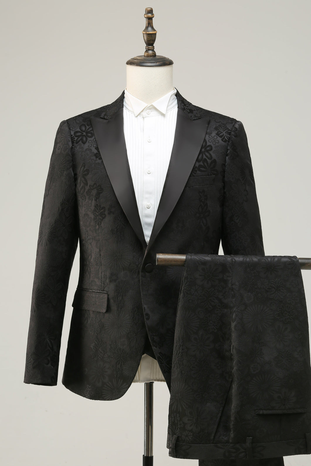 Peak Lapel Black Jacquard Men's Prom Suits