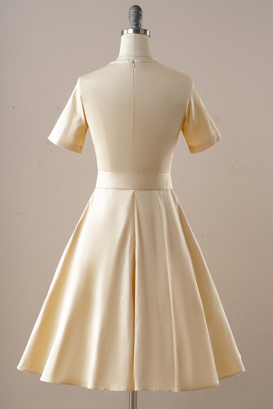 Abito Vintage Anni 40/50 Miss Lavish Londra Taglie Forti – Scollo A V Incrociato, Pois, Vita Alzata